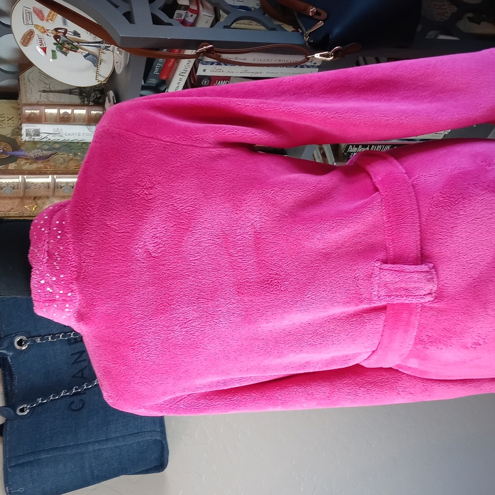 Ulta Beauty Plush Robe - Picture 4 of 7